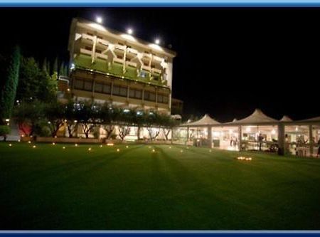 Hotel Isola Di Lauria Lauria Inferiore Buitenkant foto